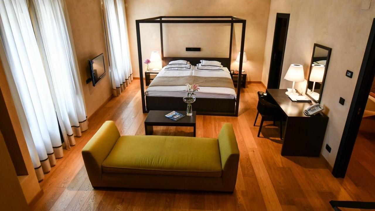 Heritage Hotel Kukuriku カスタヴ エクステリア 写真
